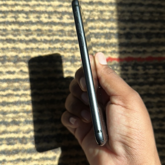 iPhone 8, black - Picture 4 of 4